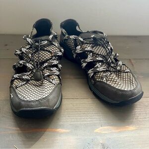 Chalco Black and White Sandals